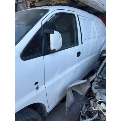 Starex Sol Ön Kapı